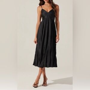 ASTR the Label $128 Maeve pleated midi Dress in black